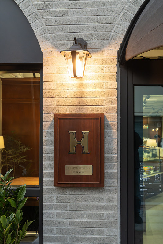 LEE09015-향상됨-노이즈 감소.jpg